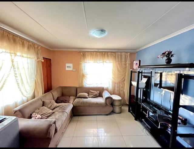 3 BEDROOM HOUSE FOR SALE IN DAWN PARK EXT